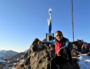 Alla Madonna delle Cime sul Corno Zuccone (1458 m) ad anello da Reggetto di Vedeseta in Val Taleggio il 13 gennaio 2018- FOTOGALLERY